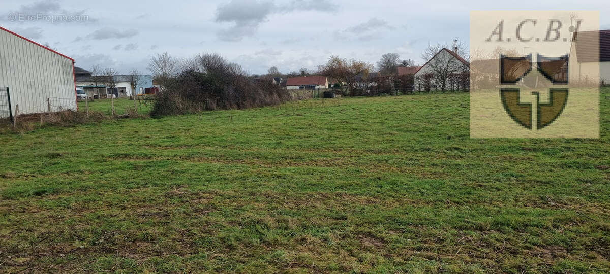 Terrain à LA VILLE-AUX-CLERCS