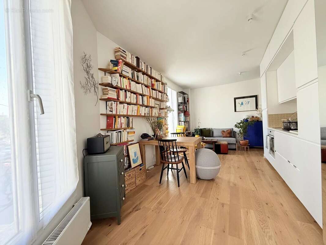 Appartement à LES LILAS