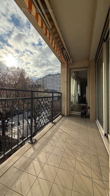 Appartement à ISSY-LES-MOULINEAUX