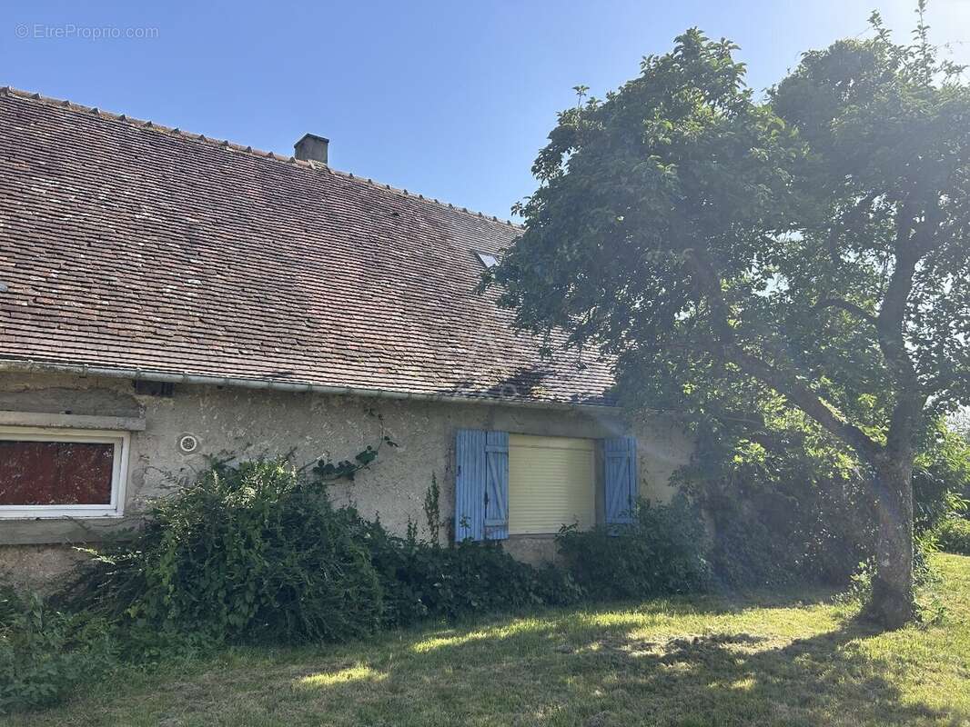 Longère en pierre à rénover  Fort potentiel à la campagne avec dépendances et terrain arboré - photo 18