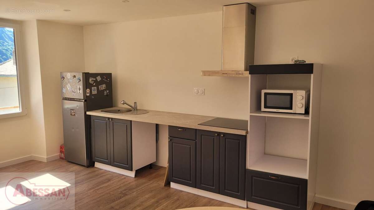 Appartement à ESPINASSES