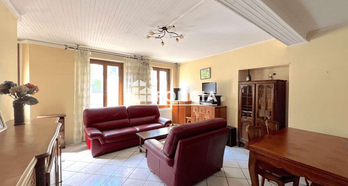 Jolie maison de ville avec exterieur - crolles - photo 9