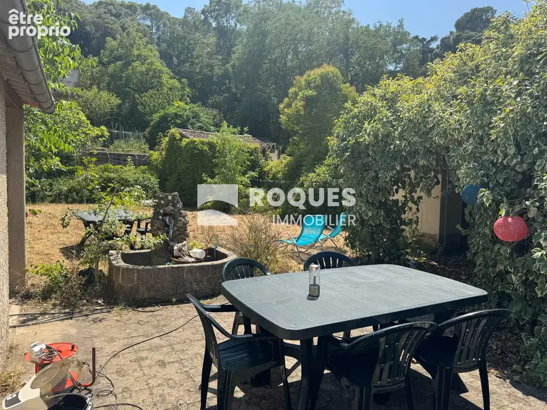 Lodève, centre ville, maison de ville à rénover, de 80 m2 habitables avec dépendances sur 570 m2 de terrain - photo 5