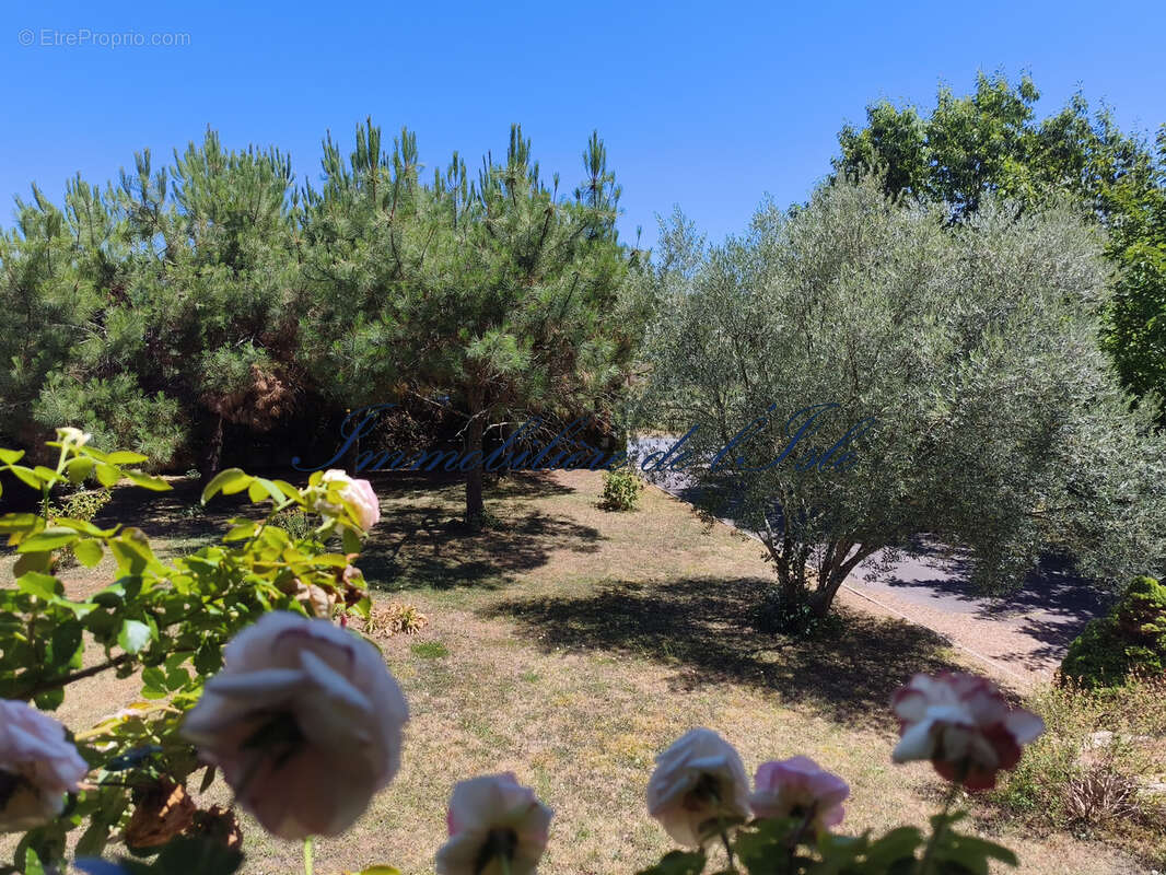 Villa sur rez-de-jardin avec sauna et piscine - photo 18