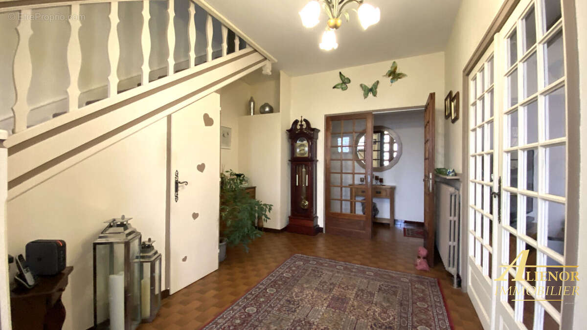 Maison à SAINT-PARDOUX-LA-RIVIERE