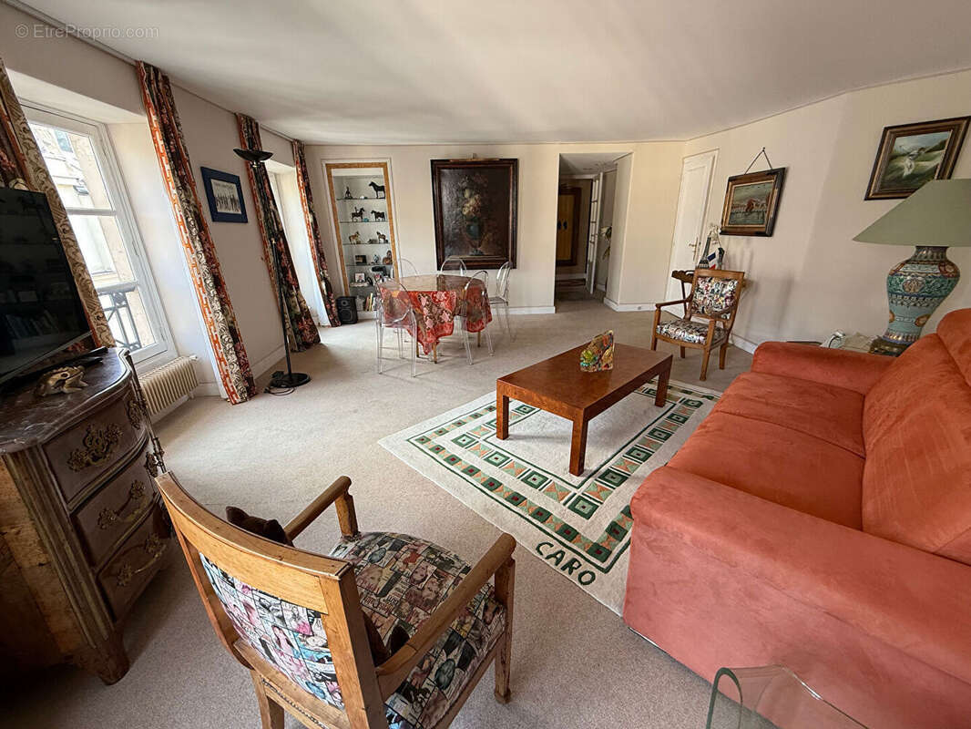 Appartement à PARIS-2E