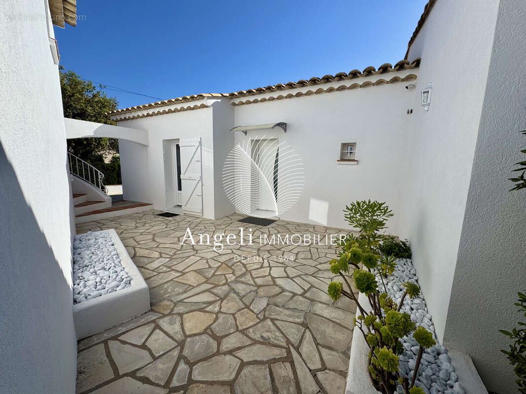 Maison à FREJUS