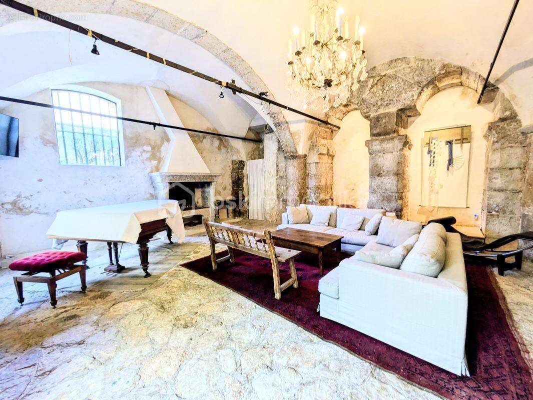 Maison à ENTRECASTEAUX