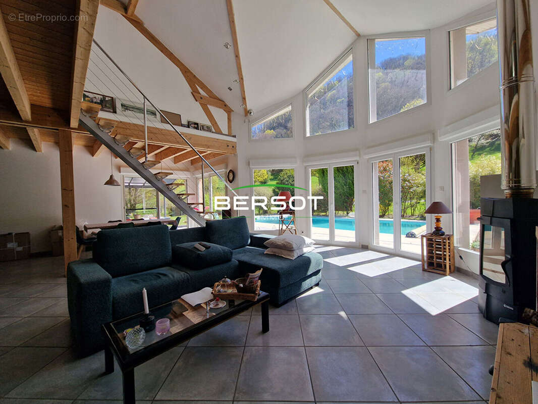 Maison à GUILLON-LES-BAINS