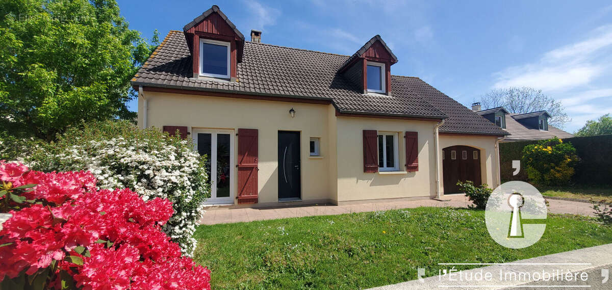 Maison à MESLAY-DU-MAINE