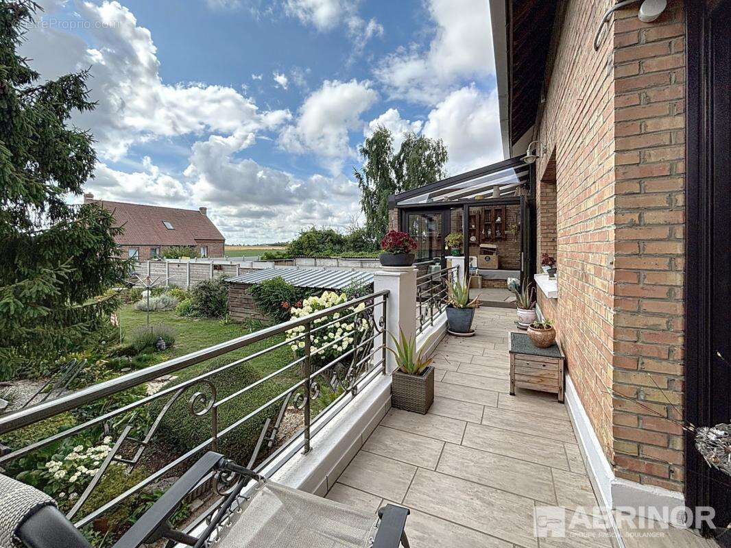 Maison à GONDECOURT