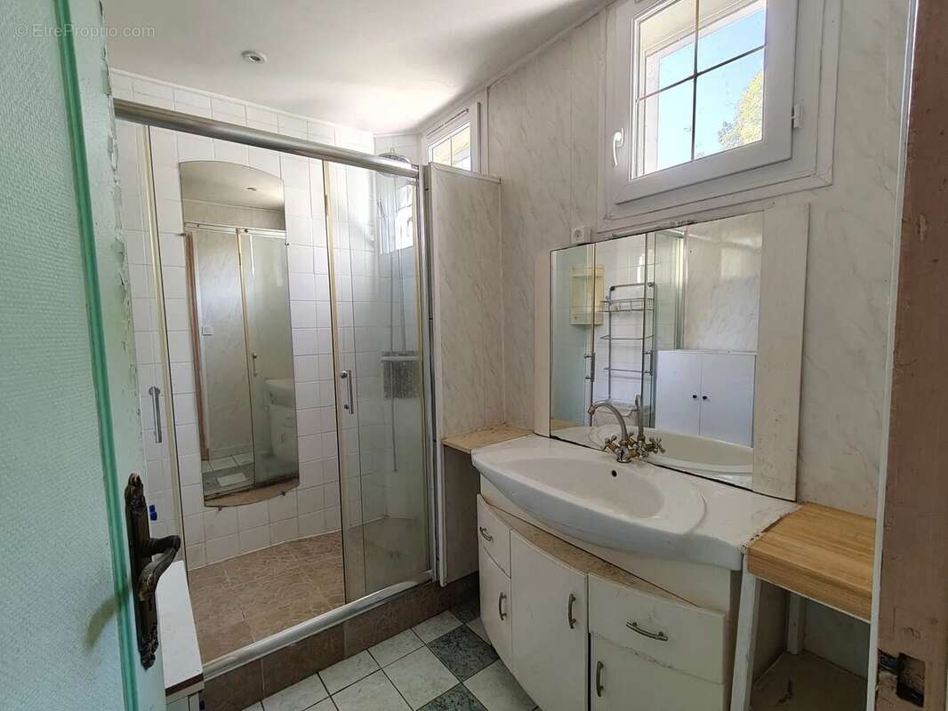 Maison à PIEGUT-PLUVIERS