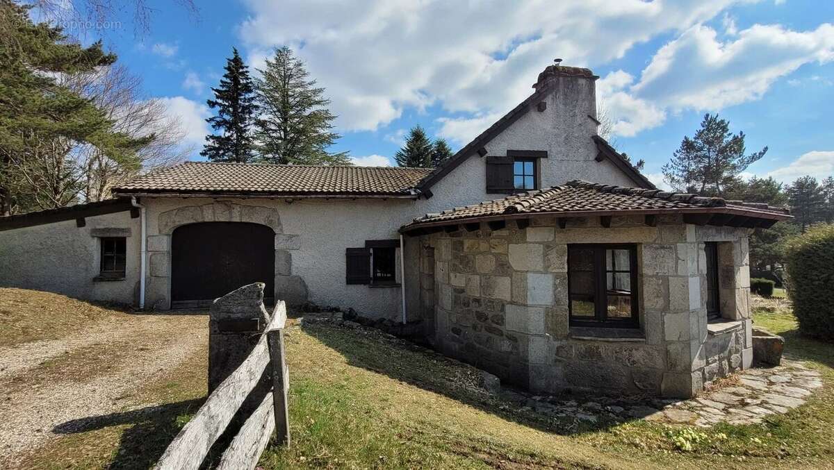 Maison à LE CHAMBON-SUR-LIGNON