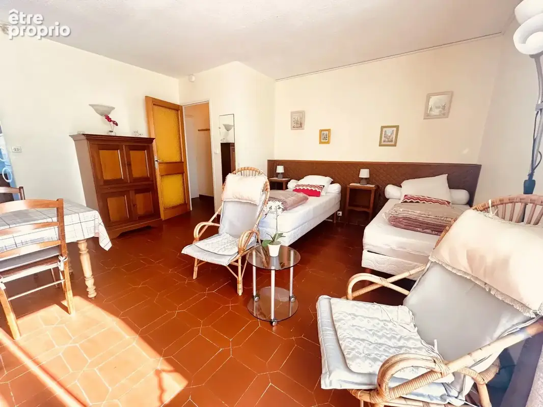 Appartement 1 pièce 28 m² à vendre à Greoux-Les-Bains (04800) - photo 2