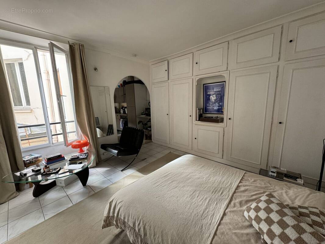 Appartement à PARIS-10E