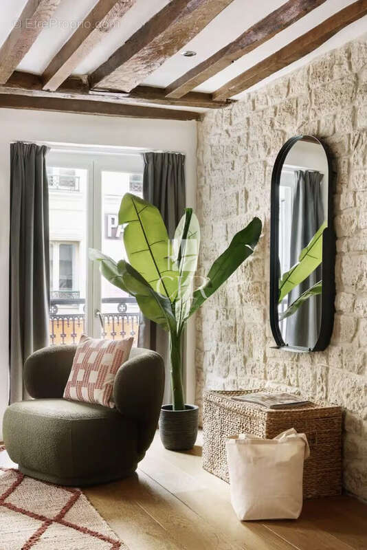 Commerce 37 m² à Paris-2e  - photo 2