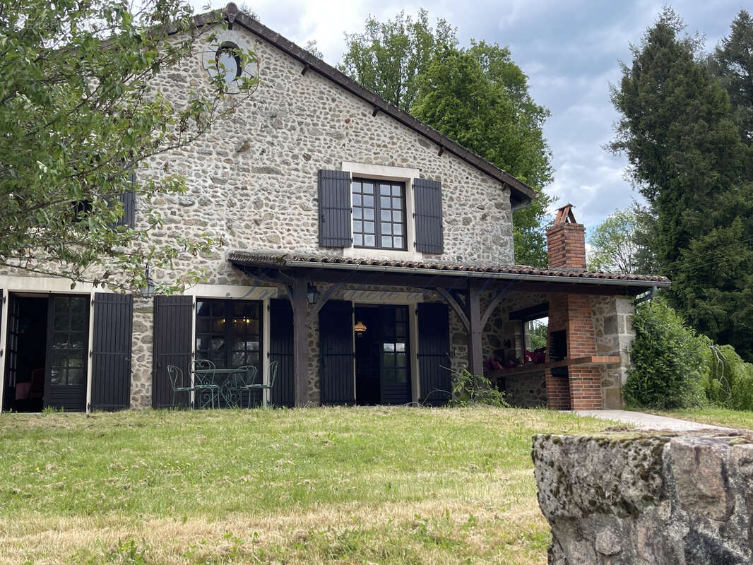 Maison à CHAMPNIERS-ET-REILHAC