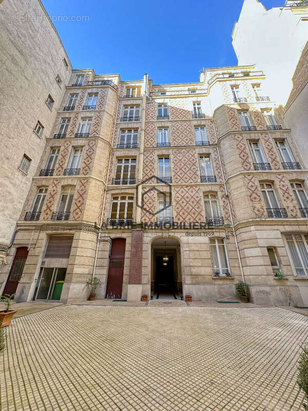 Appartement à PARIS-8E