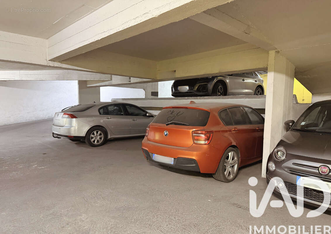 Photo 9 - Parking à PARIS-18E