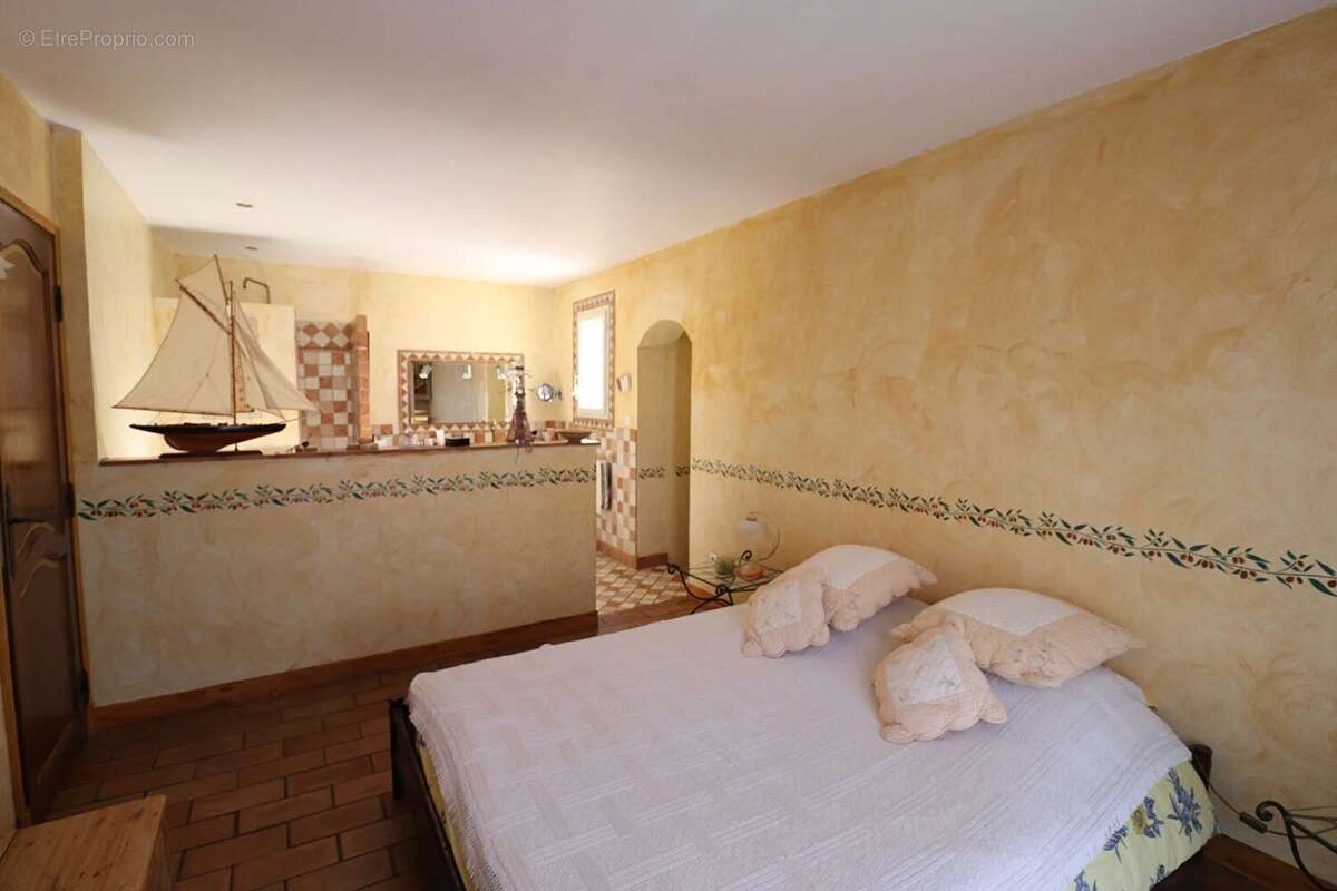 Maison à LE CASTELLET