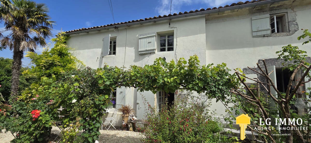 Maison à SAINT-THOMAS-DE-CONAC