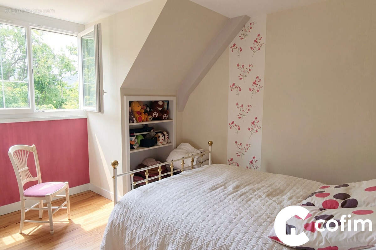 Maison 110 m² à Eysus  - photo 6