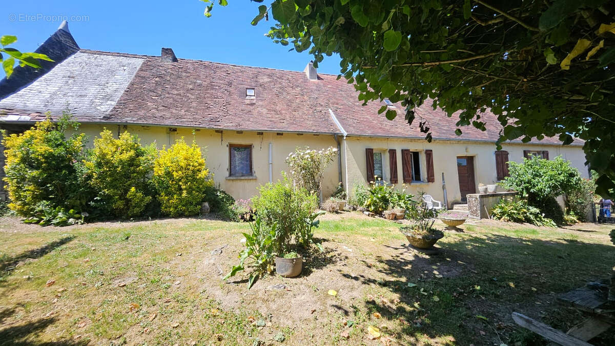 Maison à LADIGNAC-LE-LONG