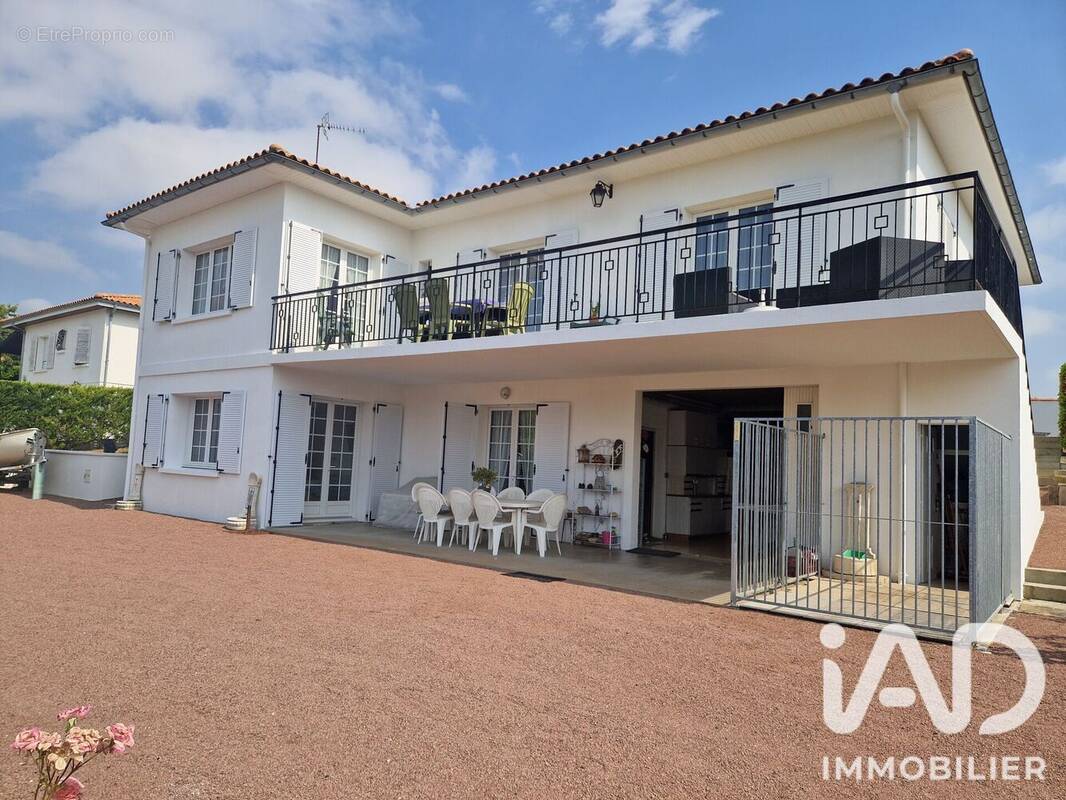 Photo 1 - Maison à TONNAY-BOUTONNE