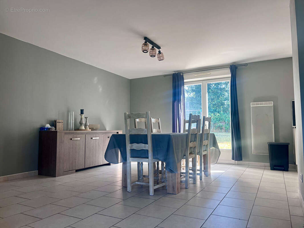 Maison à URZY