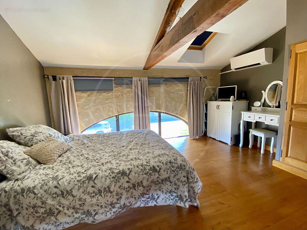 Terrain à SAINT-EMILION