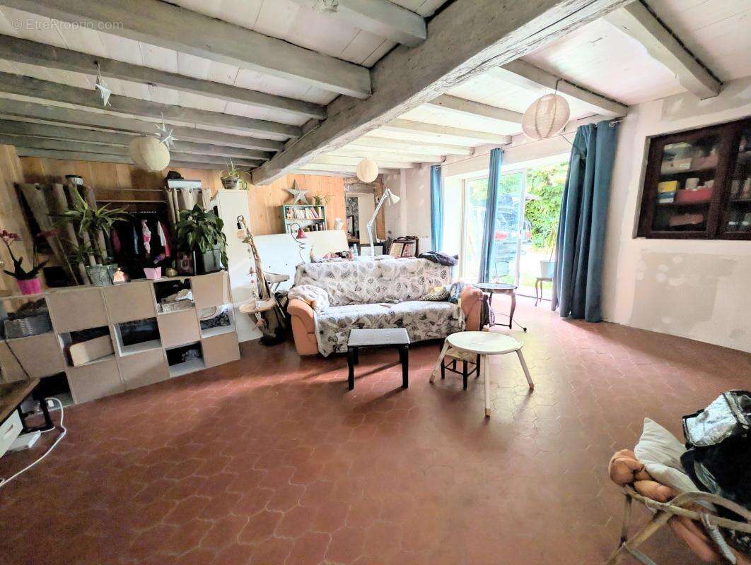 SAINT-VAIZE – Ensemble immobilier à fort potentiel aux portes de Saintes 85000€ - photo 6