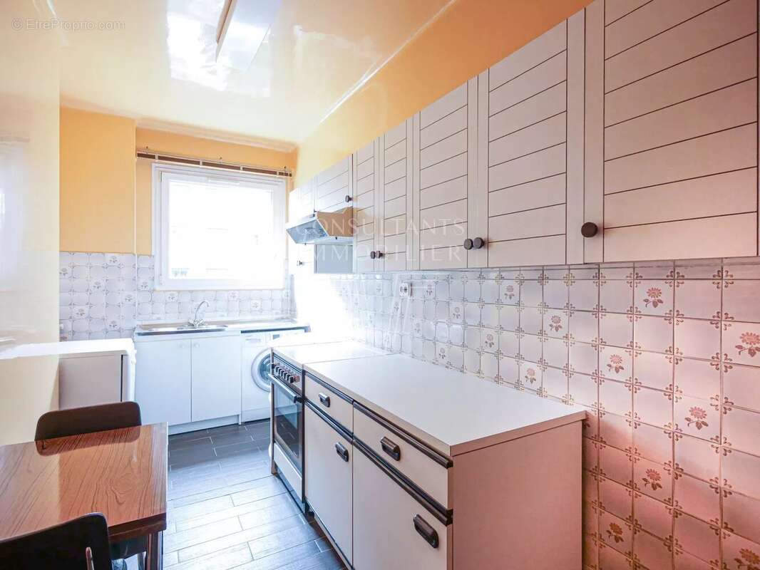 Appartement à NEUILLY-SUR-SEINE