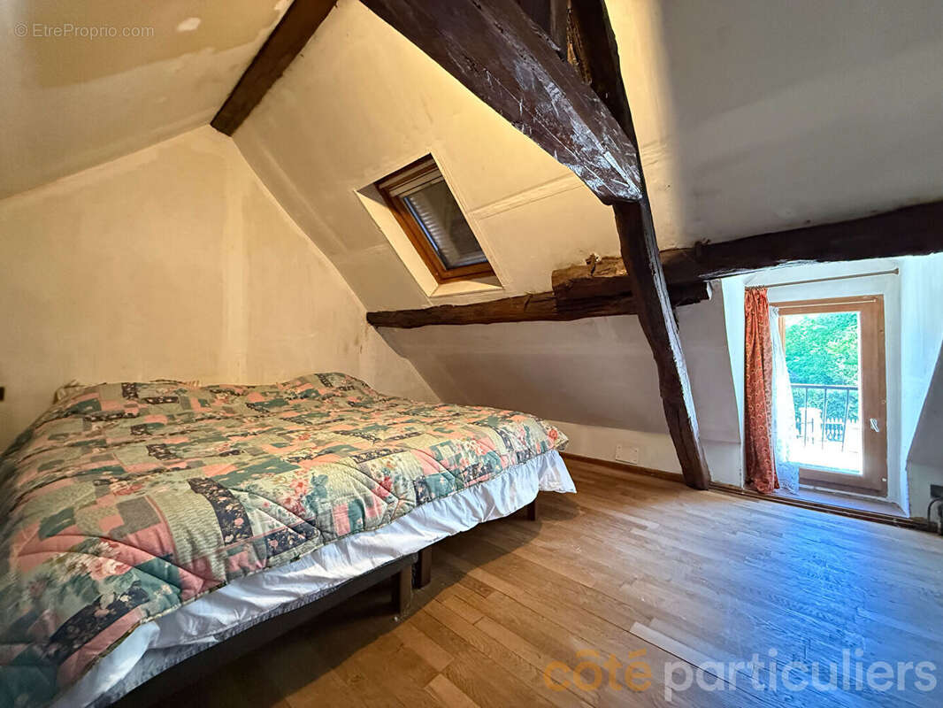 Maison à SAINT-BONNET-TRONCAIS