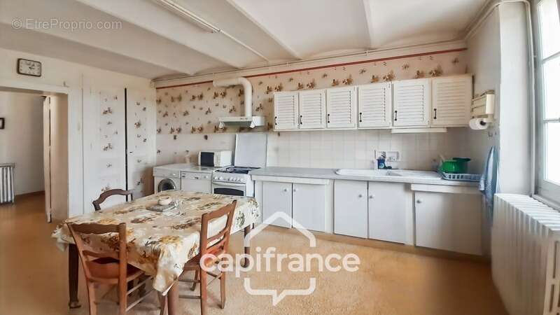 Dpt Sarthe (72), à vendre LA CHAPELLE GAUGAIN maison P8 de 208 m² - Terrain de 1300 m² - photo 5