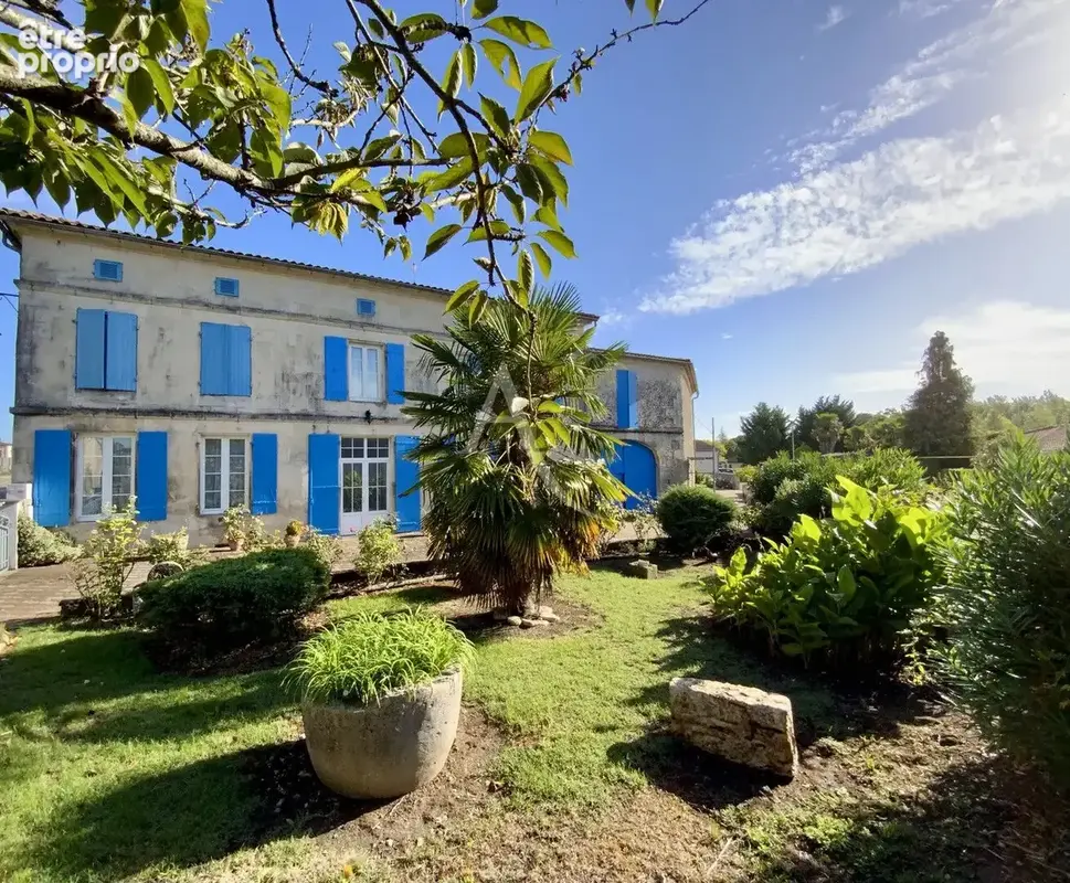 Photo Maison à Saint-Genis-De-Saintonge au prix de 276 150€