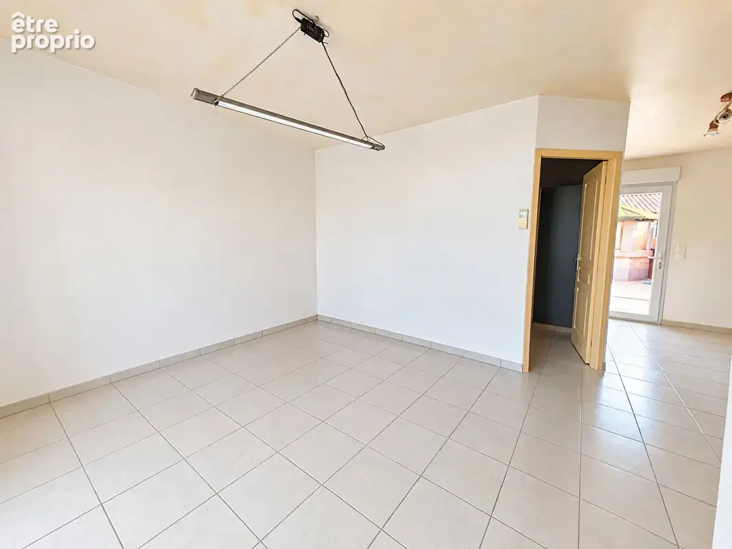 Villa plain-pied, 3 chambres, piscine, garage et dépendance attenante - photo 12