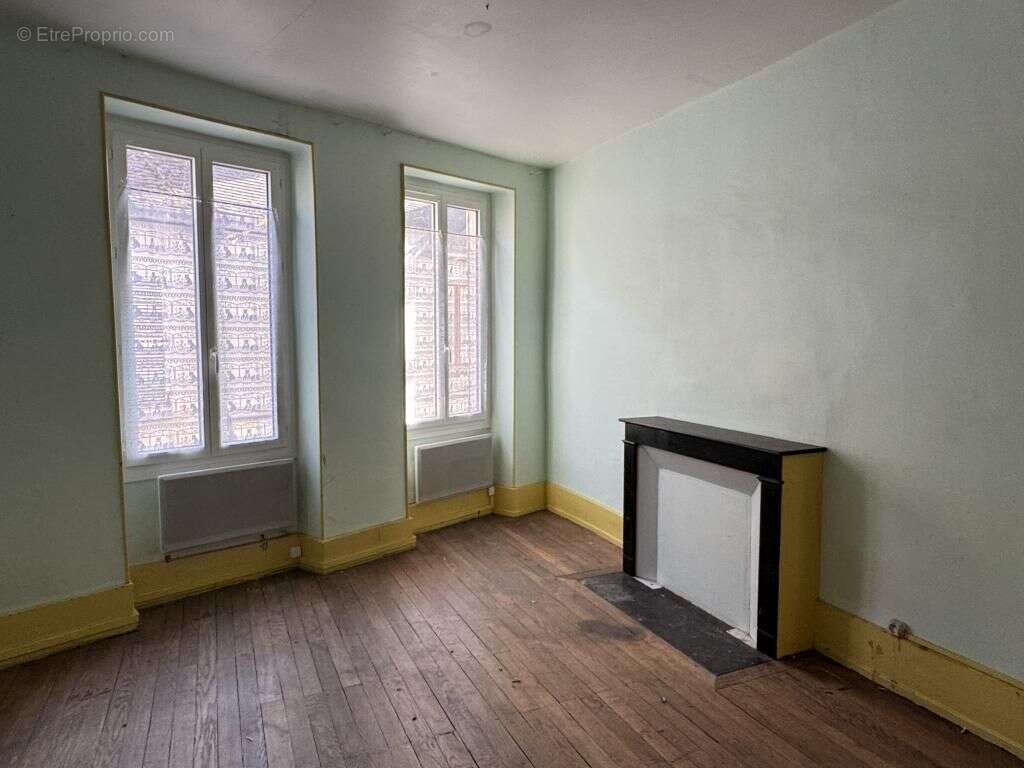 Appartement à SAINT-AMAND-MONTROND