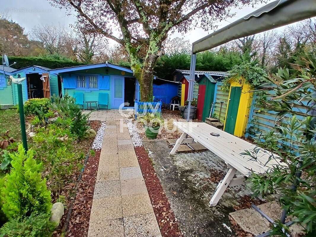 Terrain à SAINT-PIERRE-D&#039;OLERON