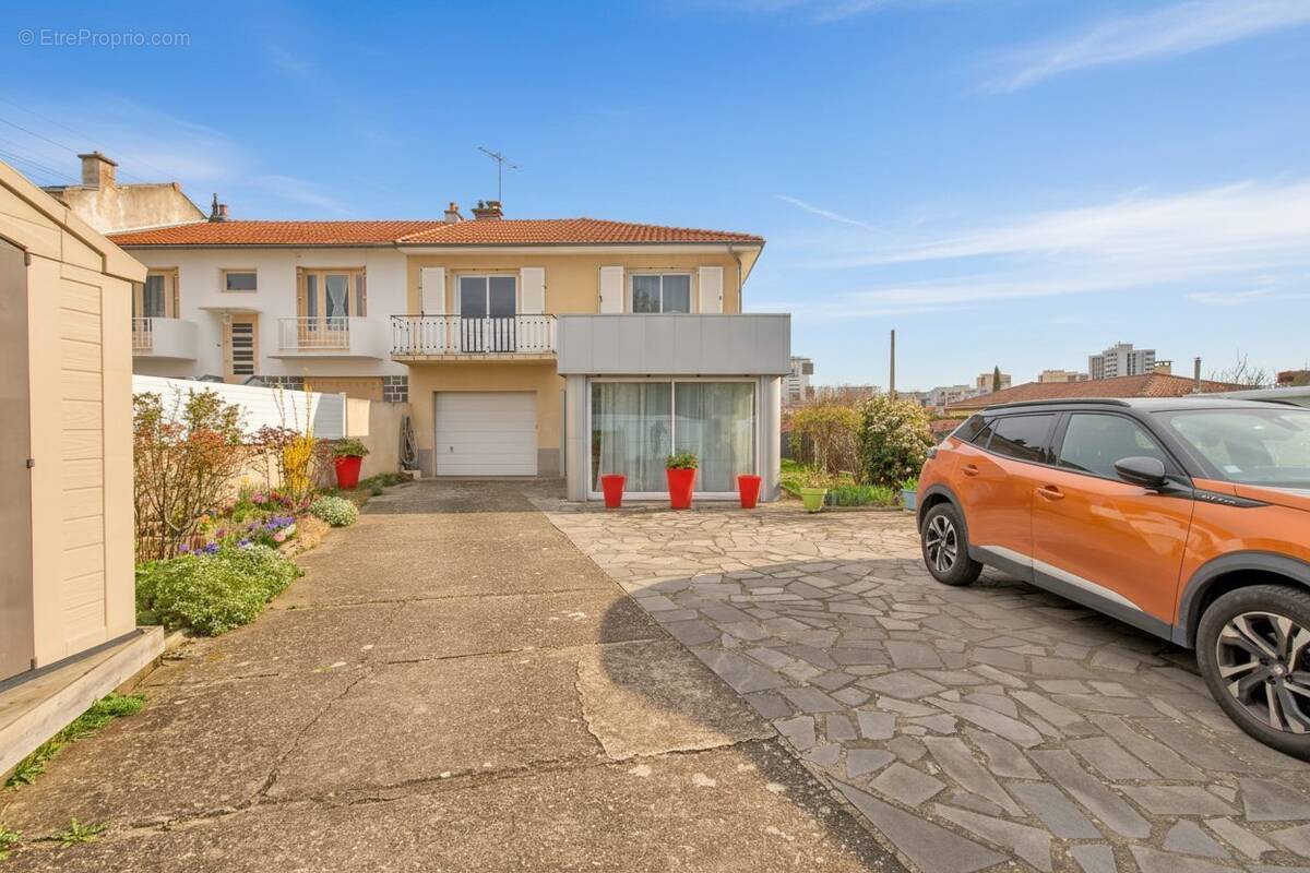 Maison à CLERMONT-FERRAND