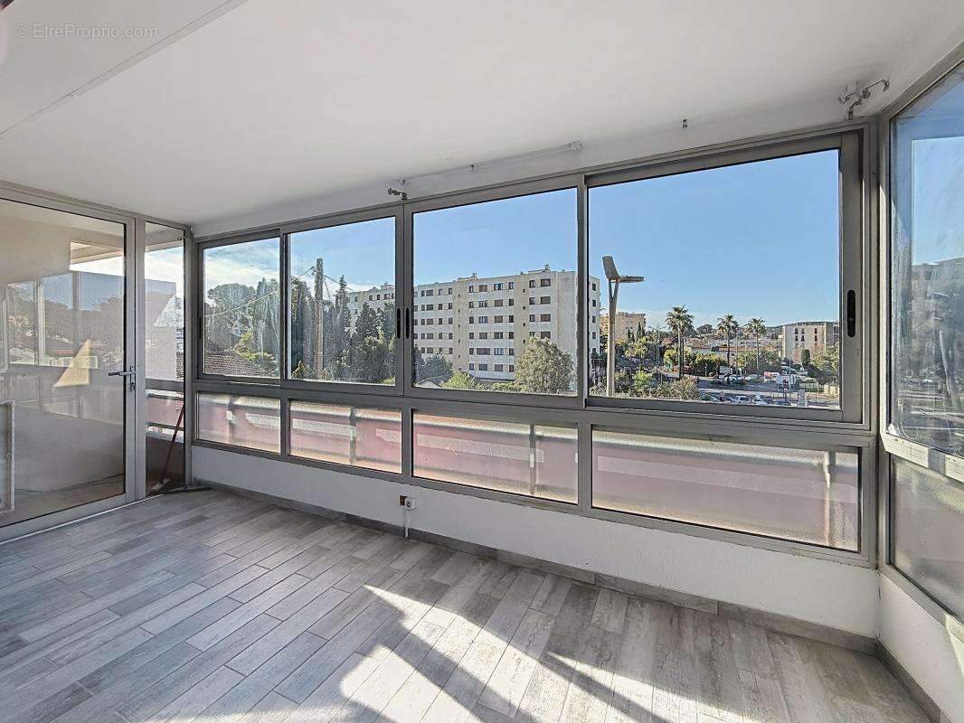 Appartement à LE CANNET