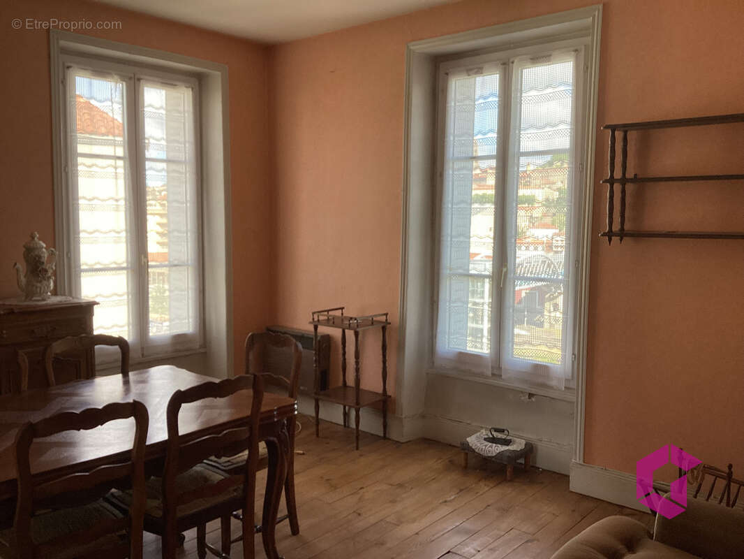 EN EXCLUSIVITE ! appartement traversant au 2ème et dernier étage, à rénover,  avec cave et grenier - photo 3