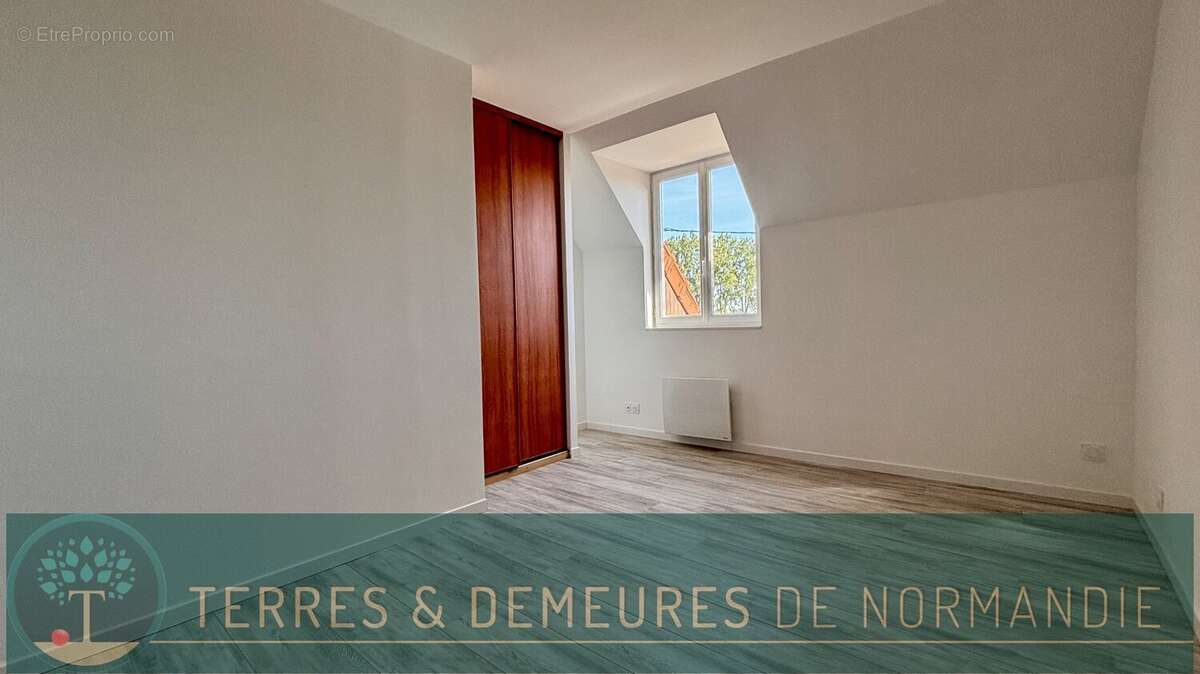 Duplex de 67m² avec deux chambres, place de stationnement, Saint Pierre en Val. - photo 4