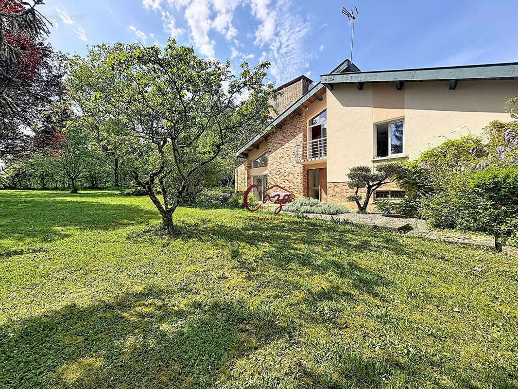 Maison à FARGUES-SAINT-HILAIRE