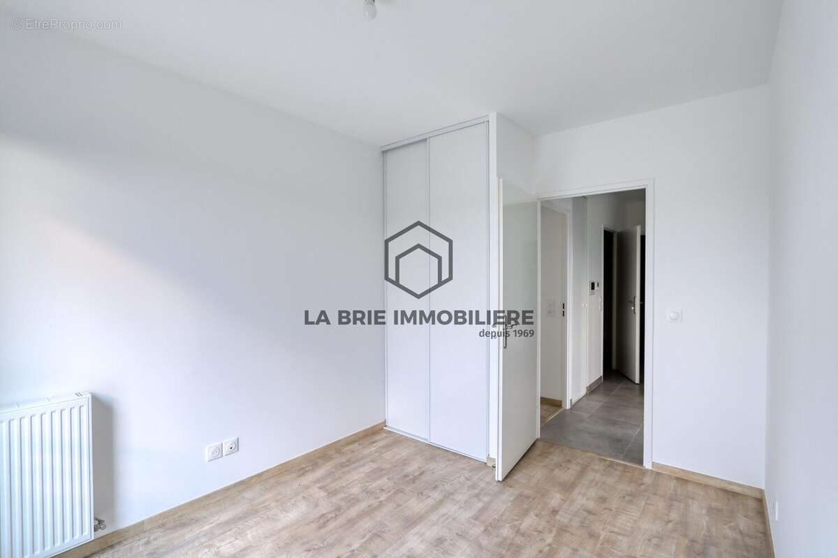 Appartement 61 m² à Mennecy  - photo 9