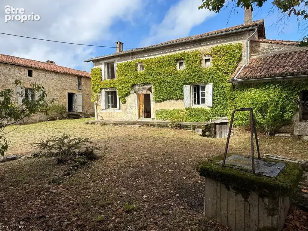 Maison à AUNAC