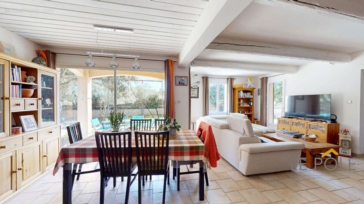 Villa familiale avec garage et piscine - photo 4