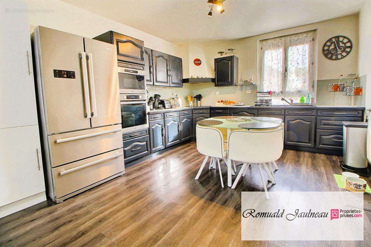 Maison à COURVILLE-SUR-EURE