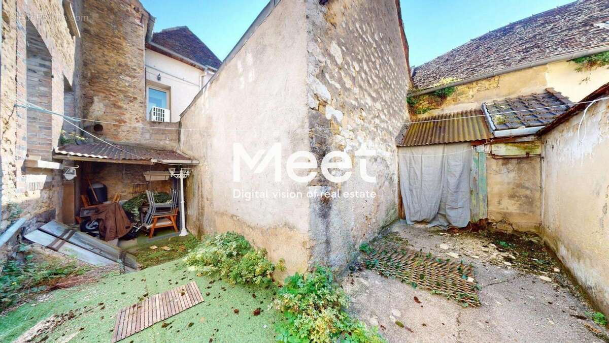 Maison à LIGNY-LE-CHATEL