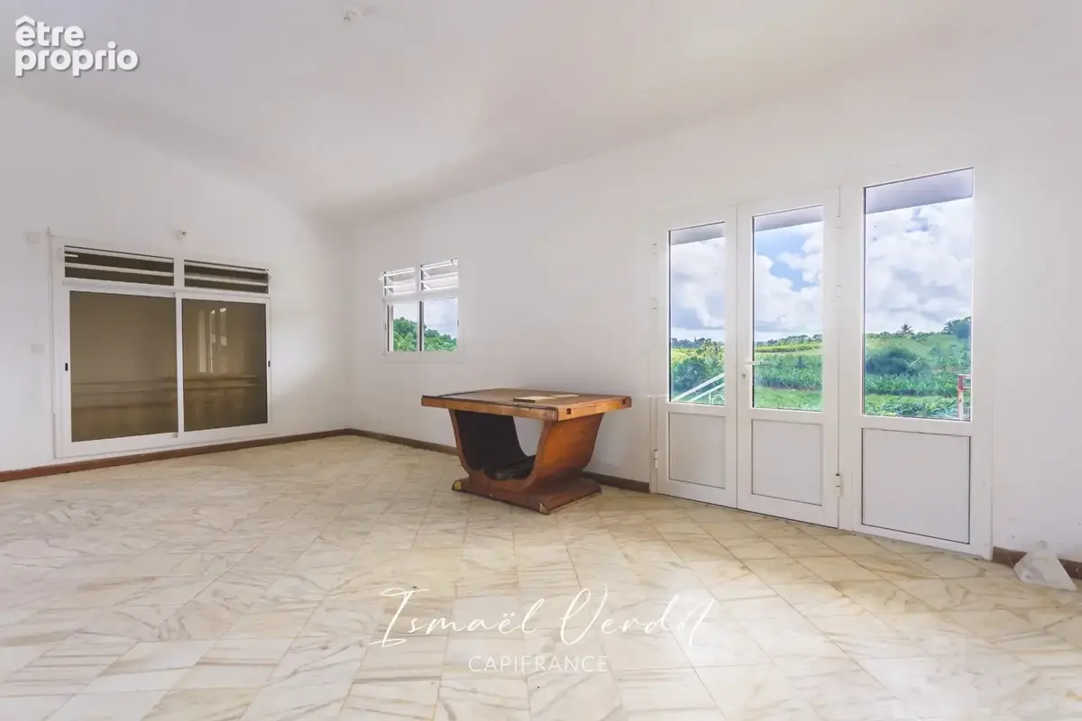 Villa de 391,6 m² sur un terrain de 5 301 m² - photo 8