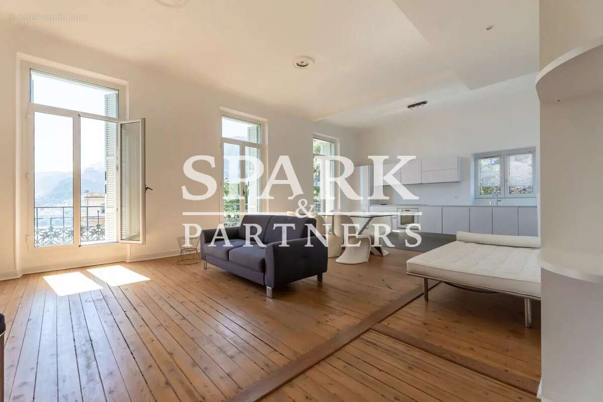 Appartement à ROQUEBRUNE-CAP-MARTIN
